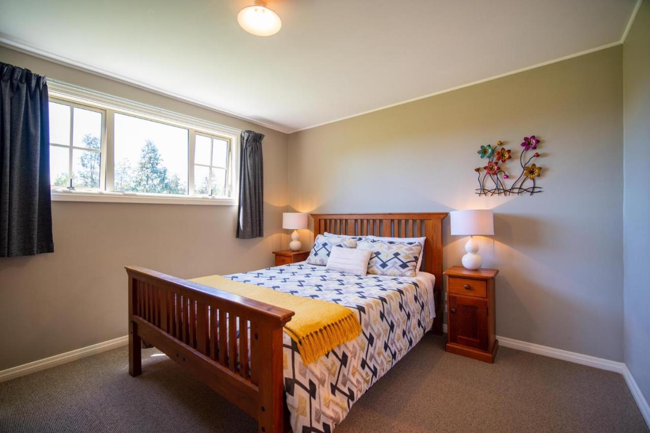 Blue Thistle Cottages Te Anau Ngoại thất bức ảnh