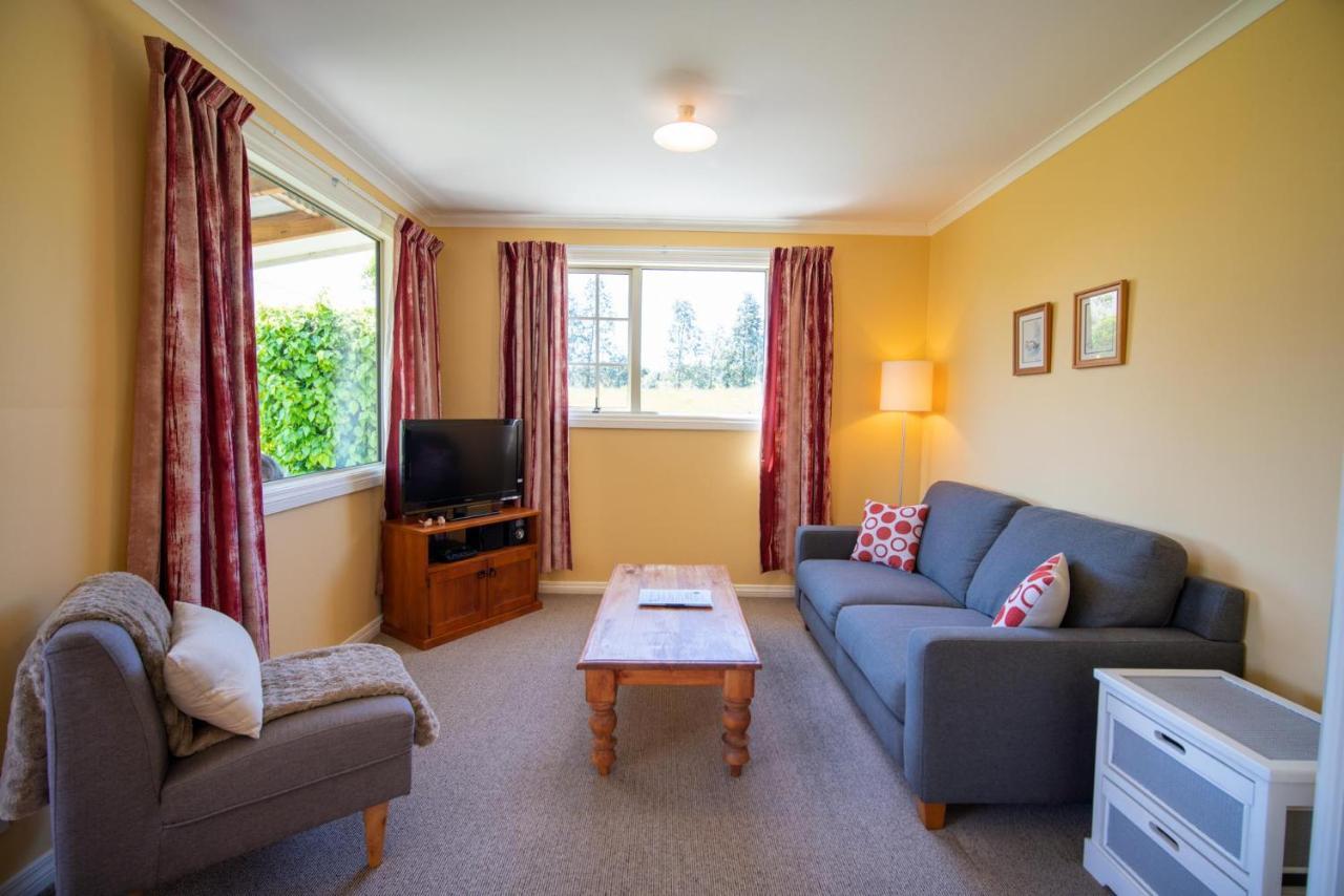 Blue Thistle Cottages Te Anau Ngoại thất bức ảnh