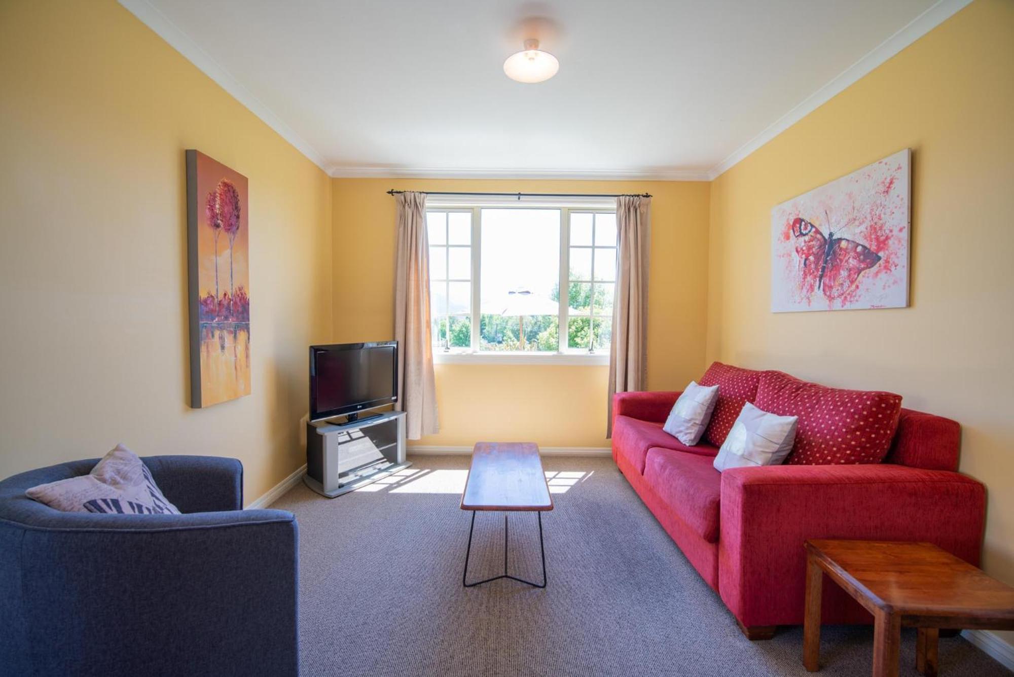 Blue Thistle Cottages Te Anau Phòng bức ảnh